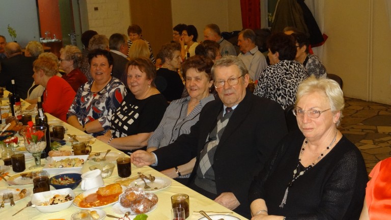 Wyjątkowe spotkanie ,, śledzikowe ”członków Klubu Seniora w Liniewie.