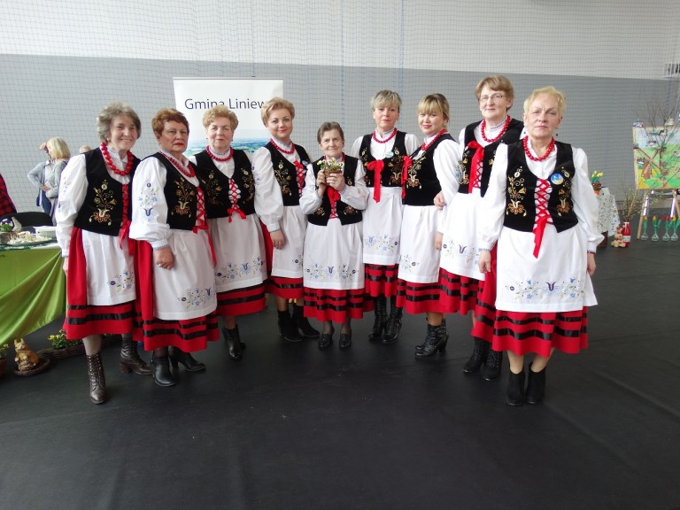 KGW Liniewo na Powiatowym Turnieju Kół Gospodyń Wiejskich w hali sportowej               w Nowej Karczmie
