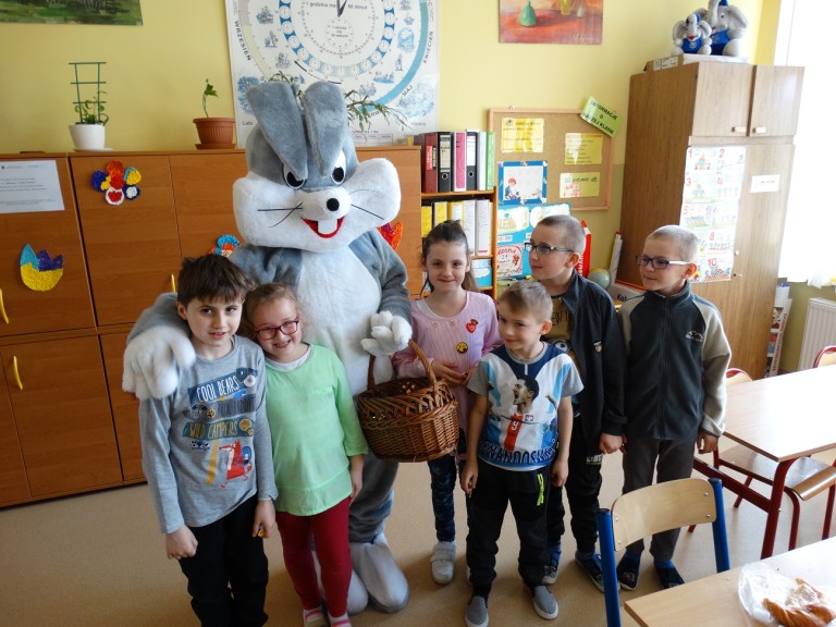 Zajączek w szkołach i przedszkolach