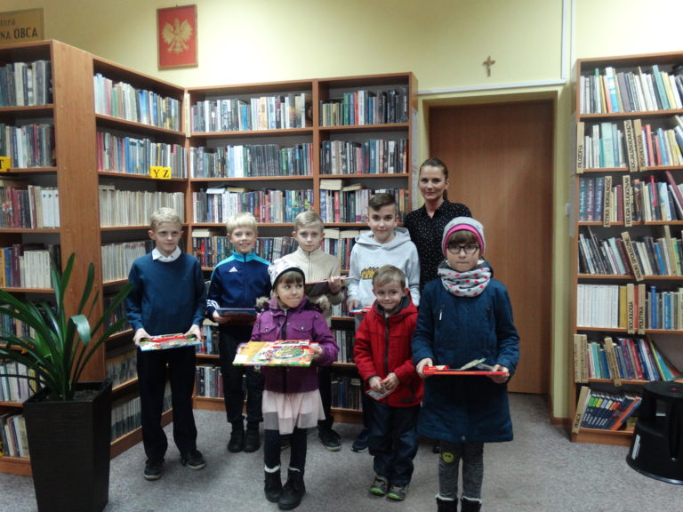 Wręczenie nagród laureatom konkursu plastycznego pod nazwą „Biblioteka moich marzeń”