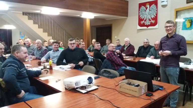 Szkolenia na temat stosowania środków ochrony roślin uprawniających do wykonywania zabiegów chemicznej ochrony roślin.