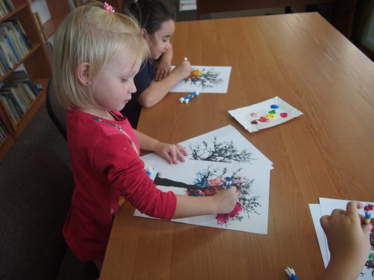 Gang Słodziaków w Bibliotece Publicznej w Liniewie