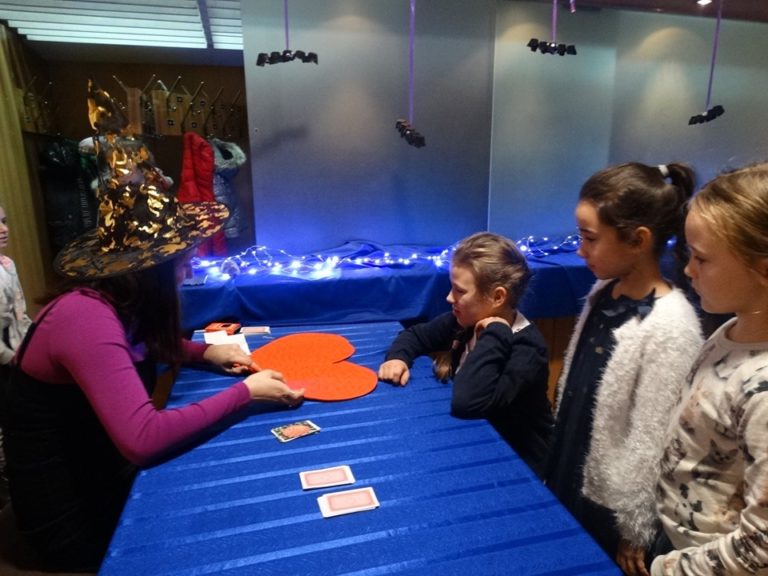 Zabawa Andrzejkowa w GOKSiR w Liniewie