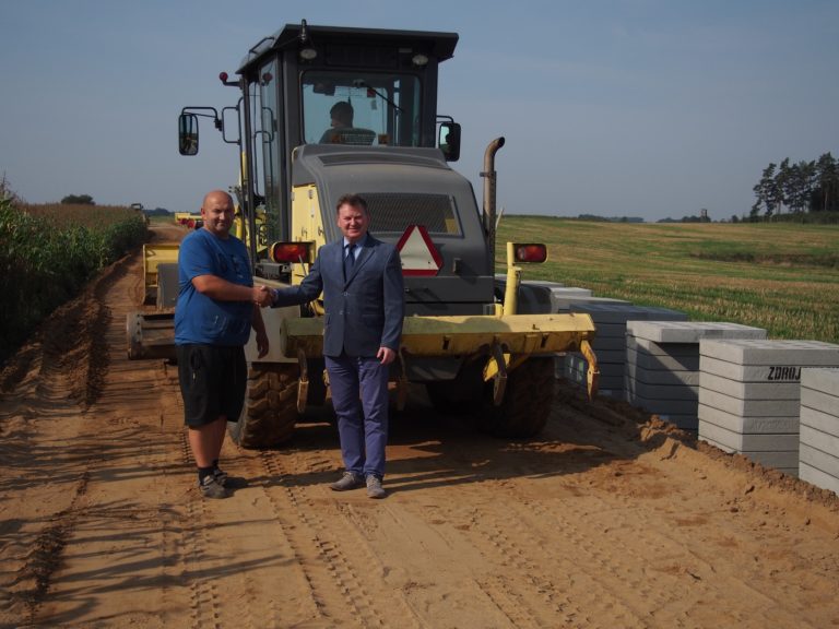 Wykonano kolejny odcinek drogi na ulicy Polnej w Liniewie