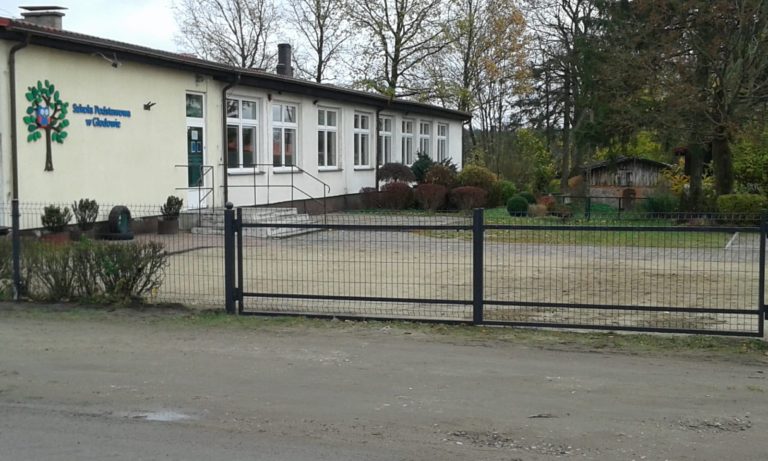 Przebudowa ogrodzenia przy Szkole Podstawowej w Głodowie