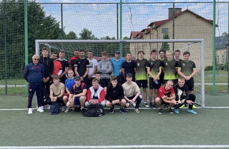 ROZGRYWKI NA LINIEWSKIM ORLIKU