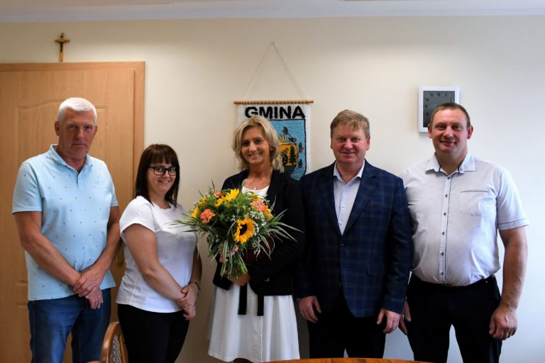 Uroczyste  przekazanie obowiązków Dyrektora Zespołu Oświatowego Liniewie