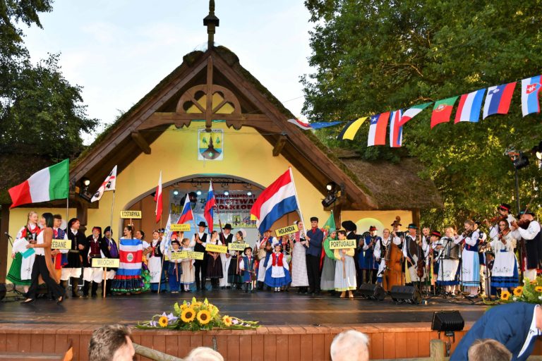 Międzynarodowy Festiwal Folkloru „Kaszubskie Spotkania z Folklorem Świata” Wiele 2023